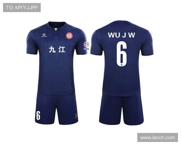 各大足球明星球衣的魅力与风格解析，展现个性与团队精神的完美结合